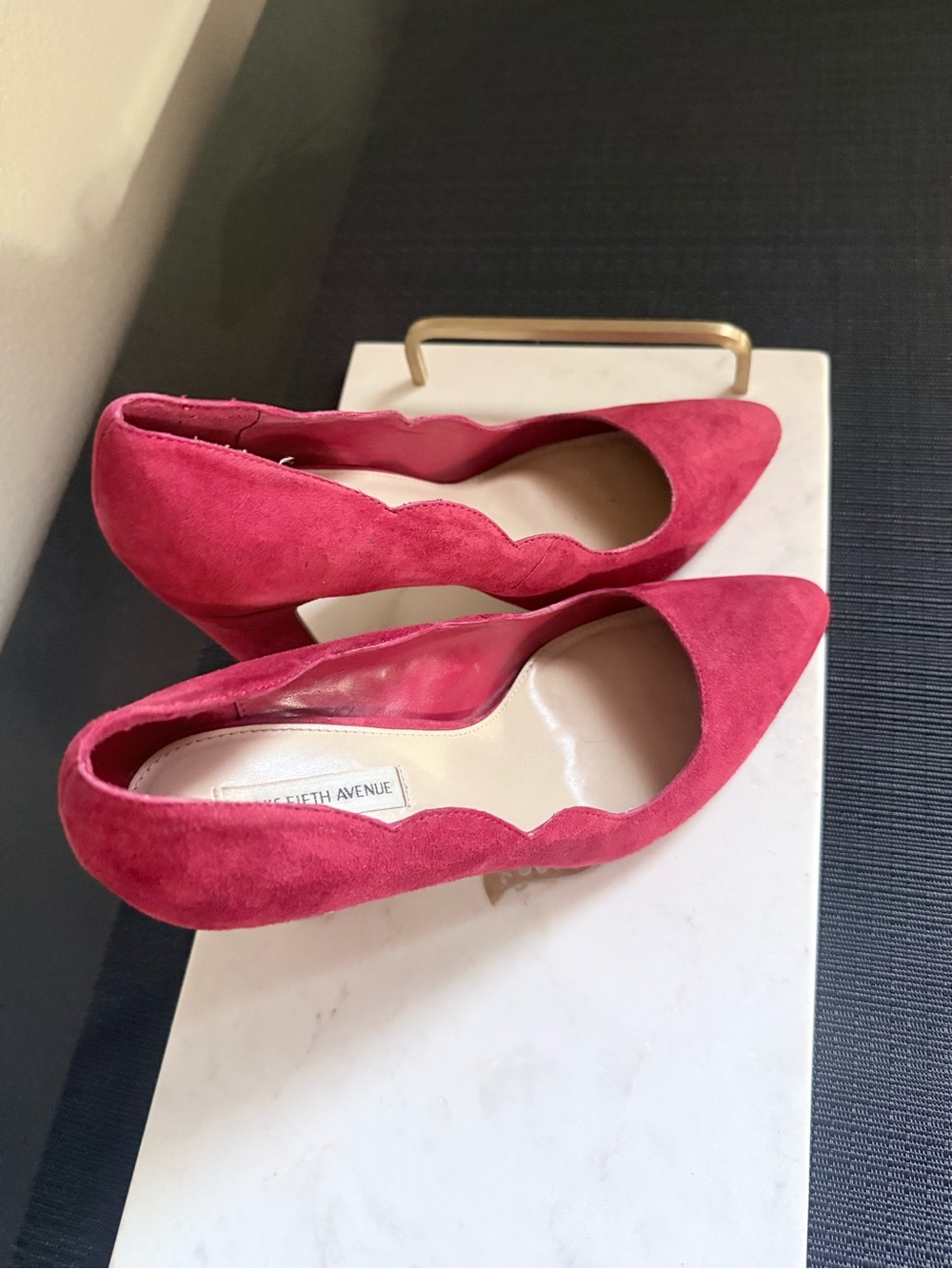 Saks Fifth Avenue Red Suede Scallop-Edge Pointed Heels Size 10